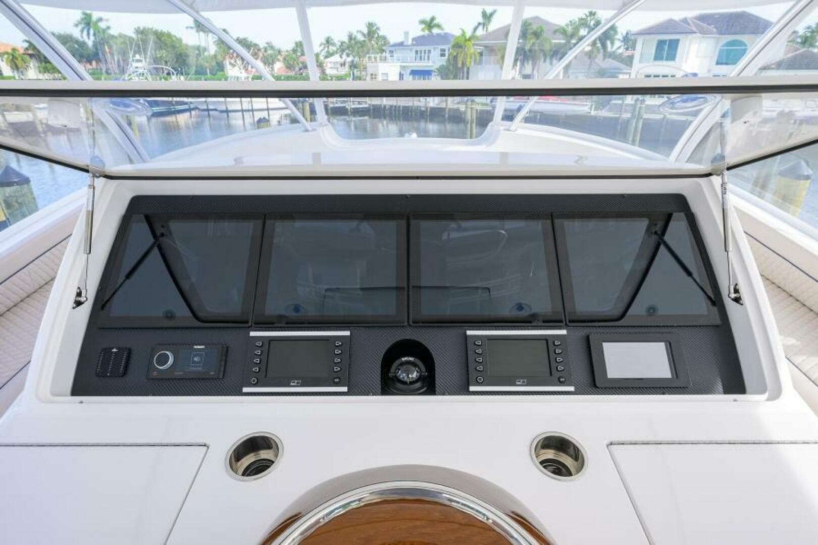 2024 Viking 80 Convertible — photo 30