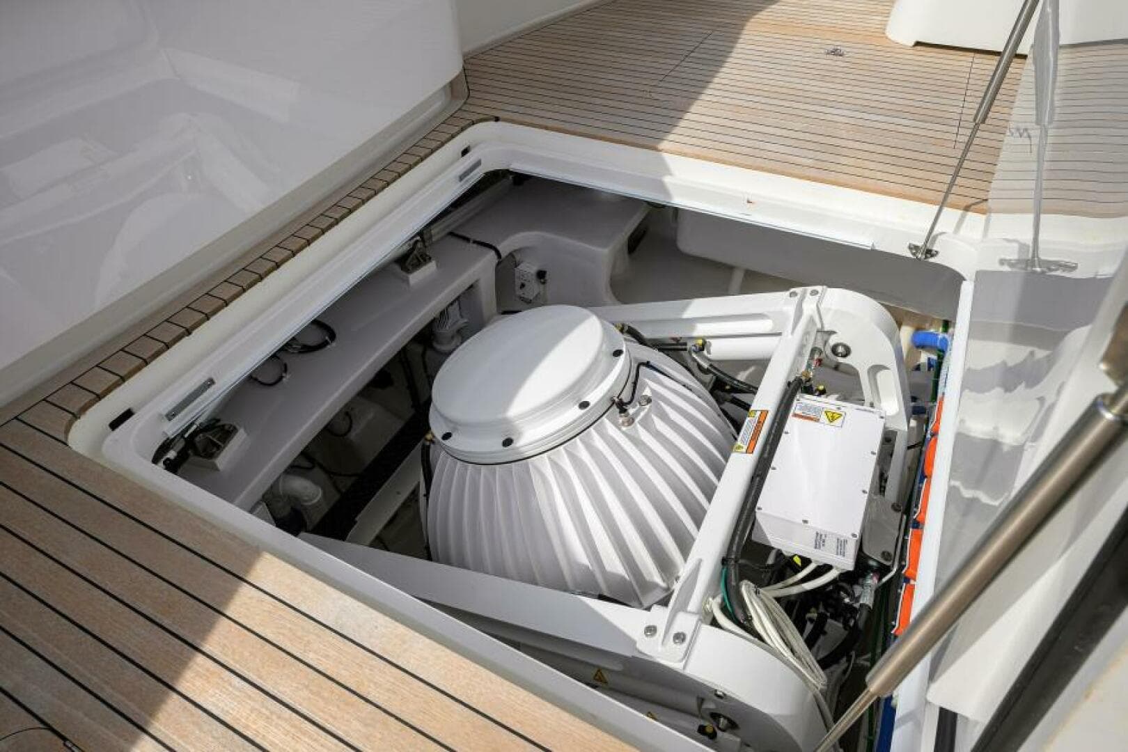 2024 Viking 80 Convertible — photo 35