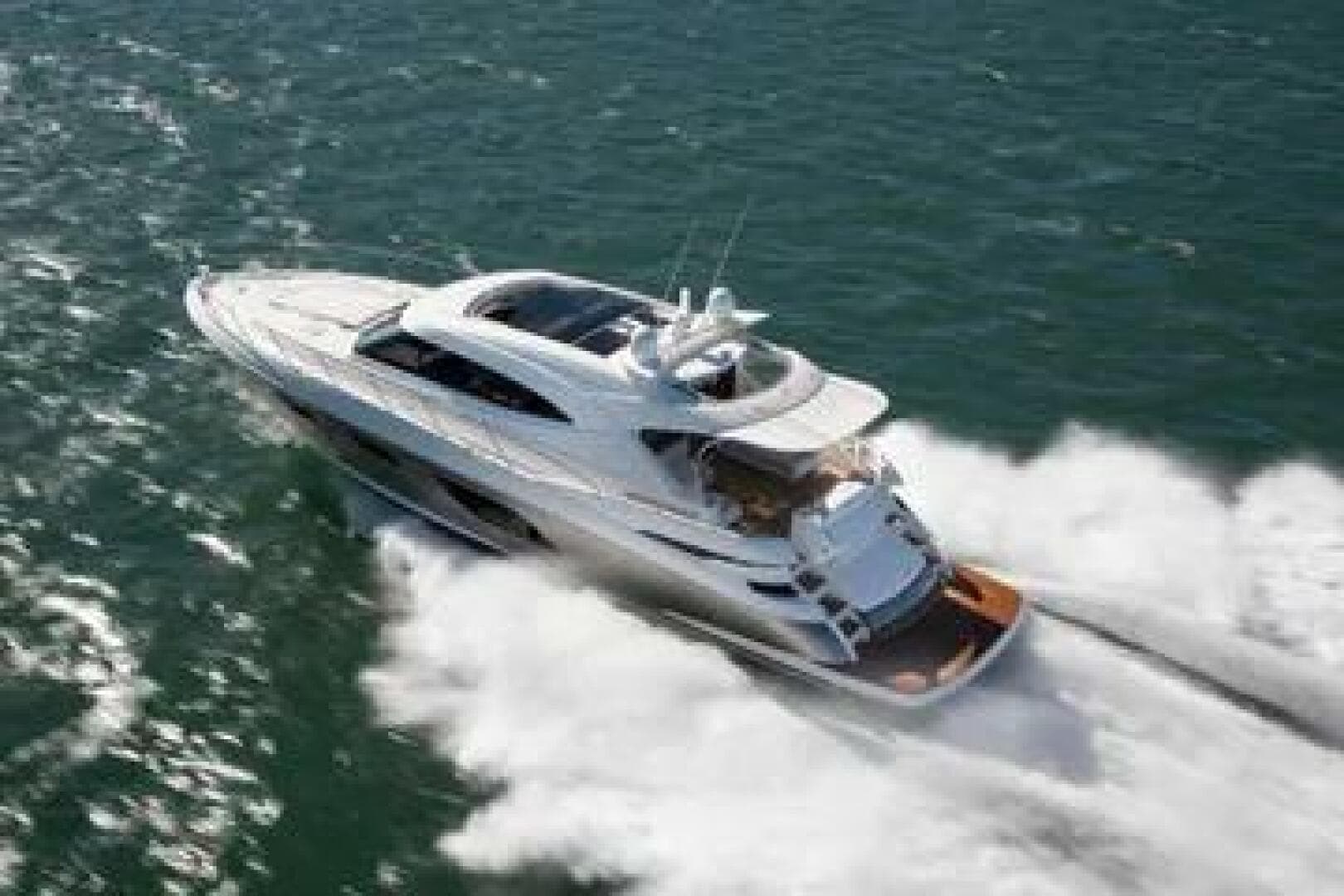 2015 Riviera 6000 Sport Yacht — photo 6
