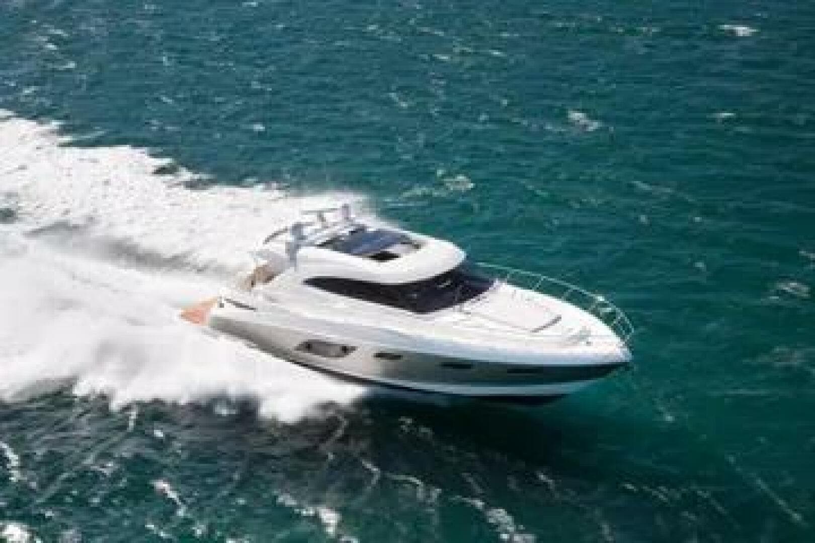 2015 Riviera 6000 Sport Yacht — photo 8