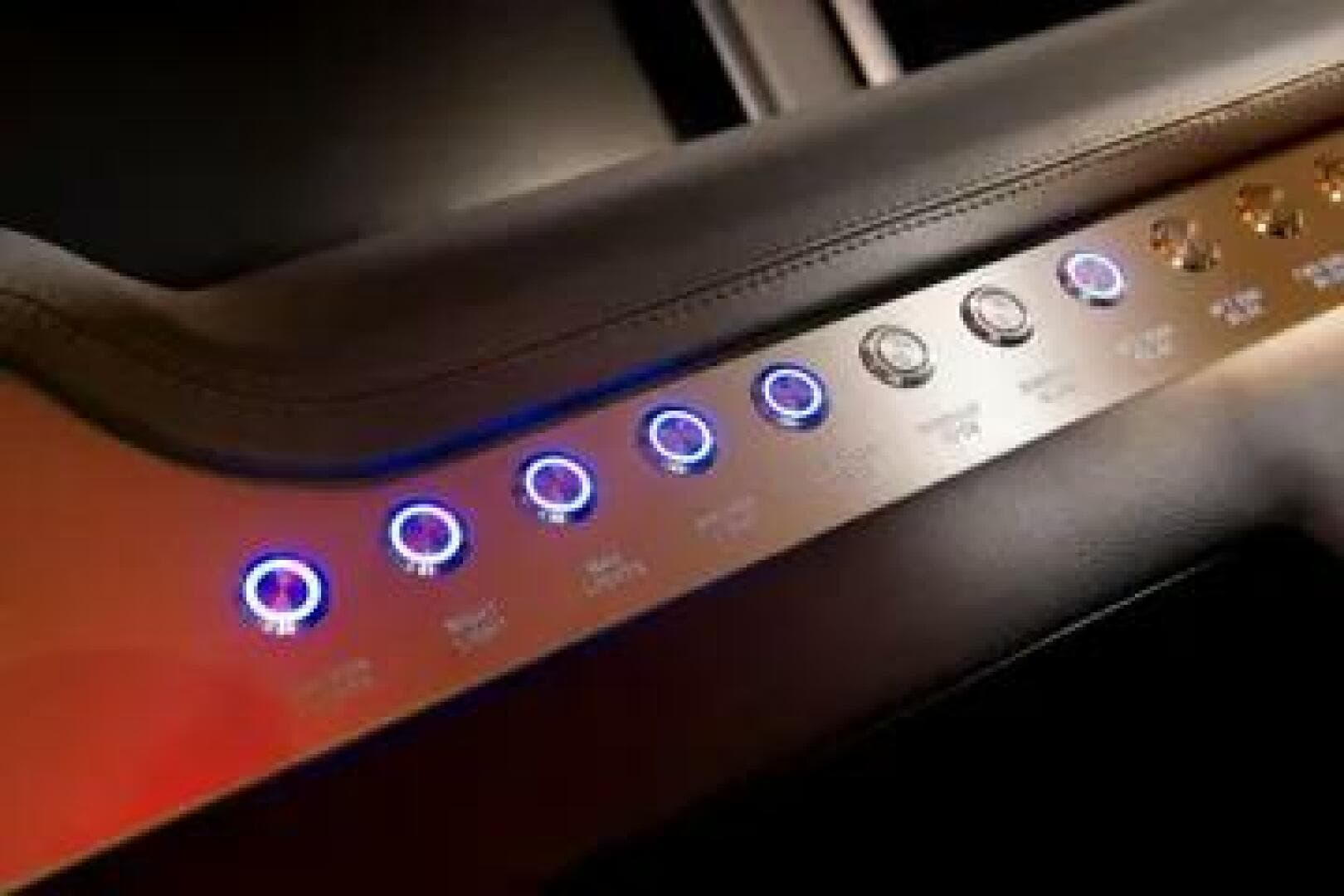 2015 Riviera 6000 Sport Yacht — photo 13