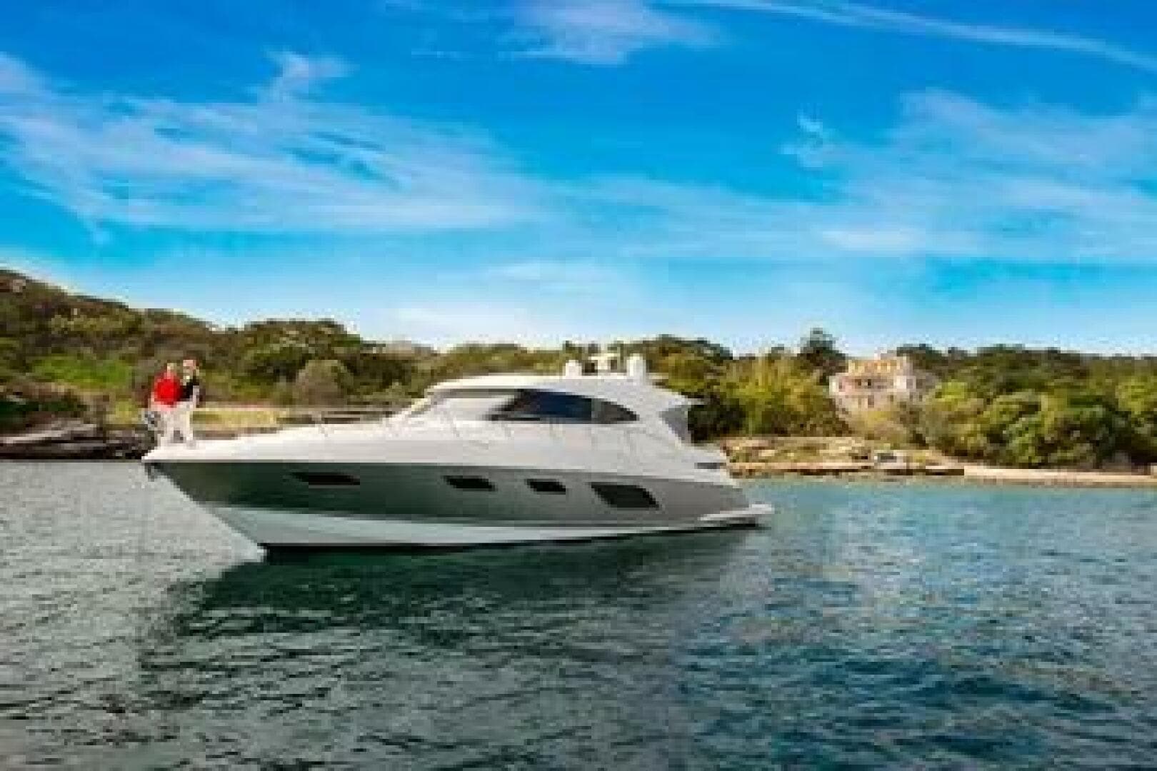 2015 Riviera 6000 Sport Yacht — photo 10