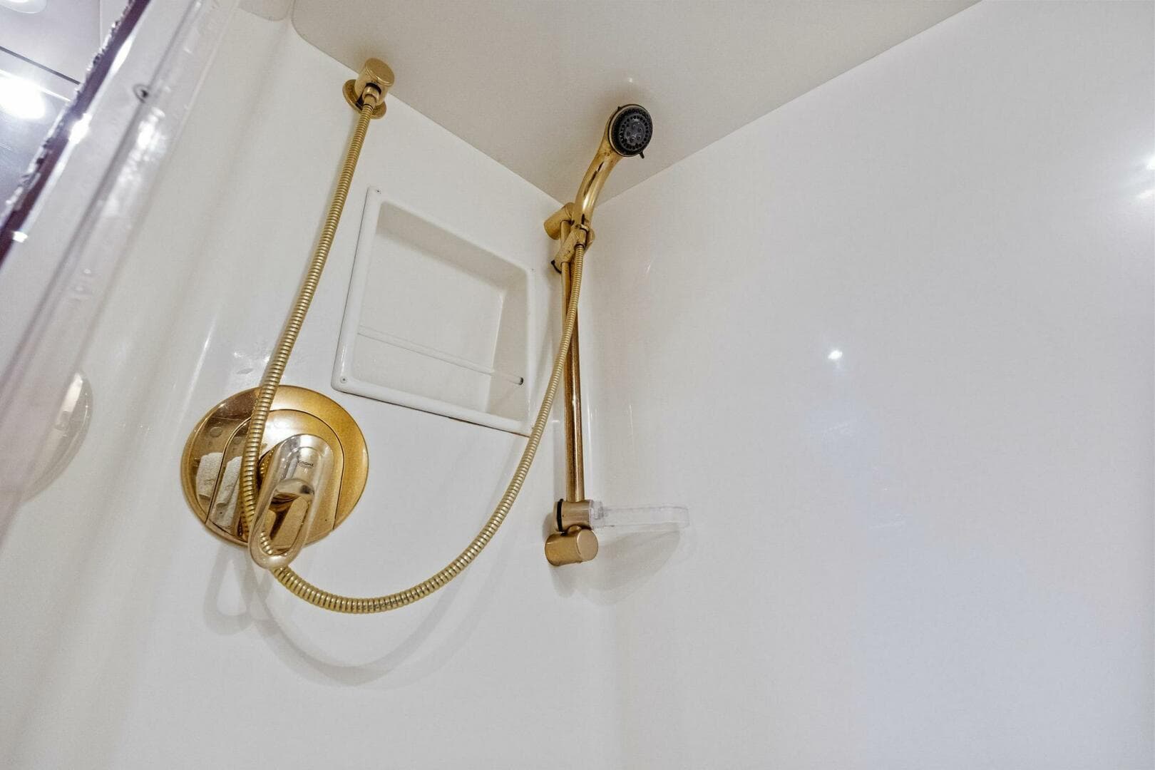 2006 Viking 56 Convertible — photo 22