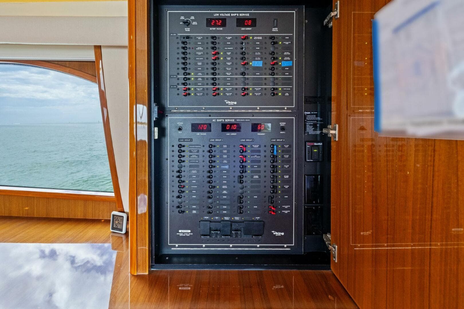 2006 Viking 56 Convertible — photo 13