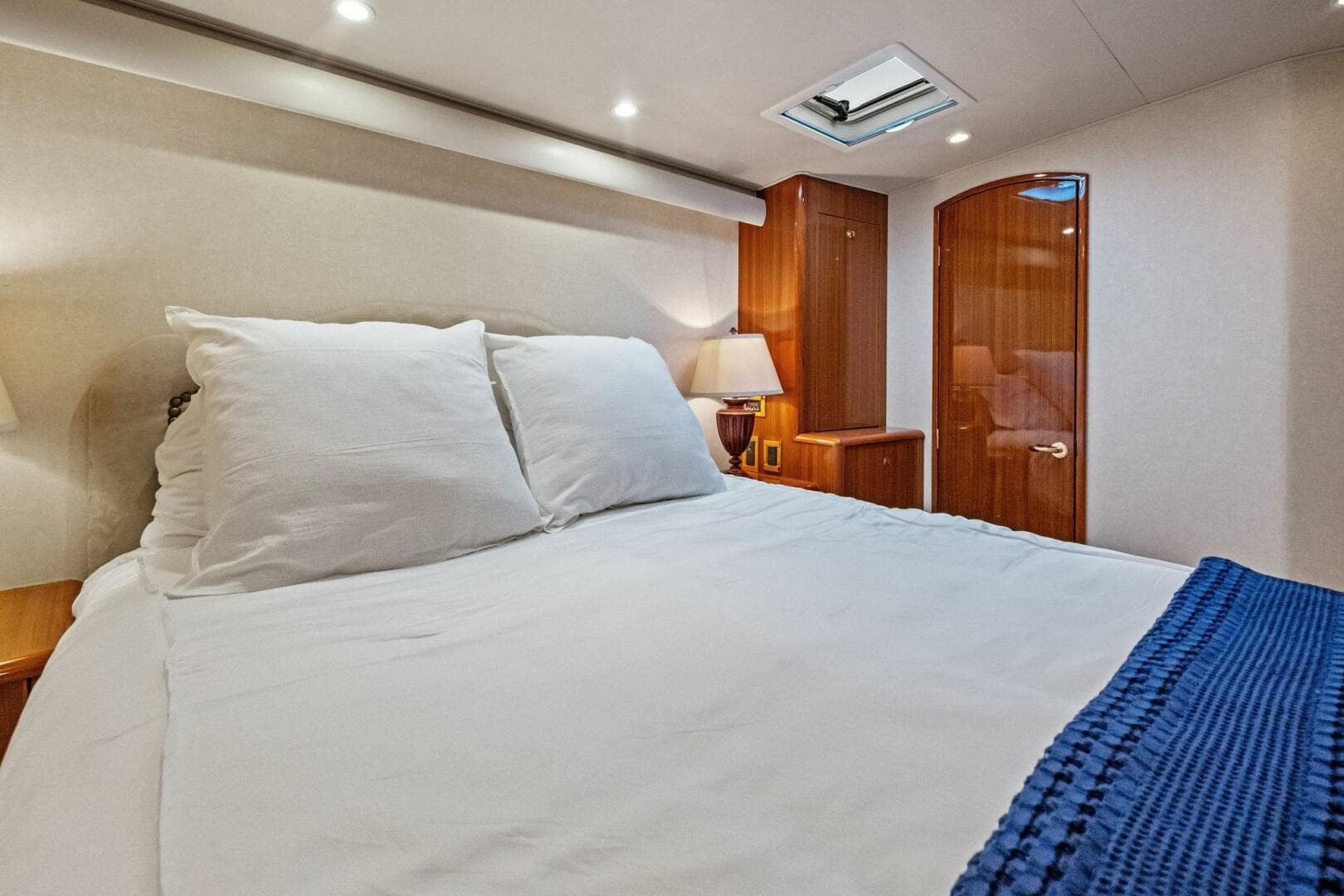 2006 Viking 56 Convertible — photo 17