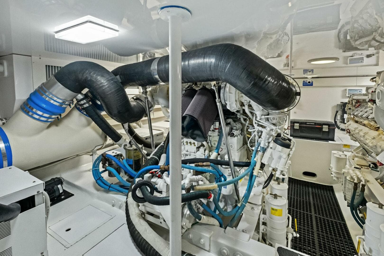 2006 Viking 56 Convertible — photo 56