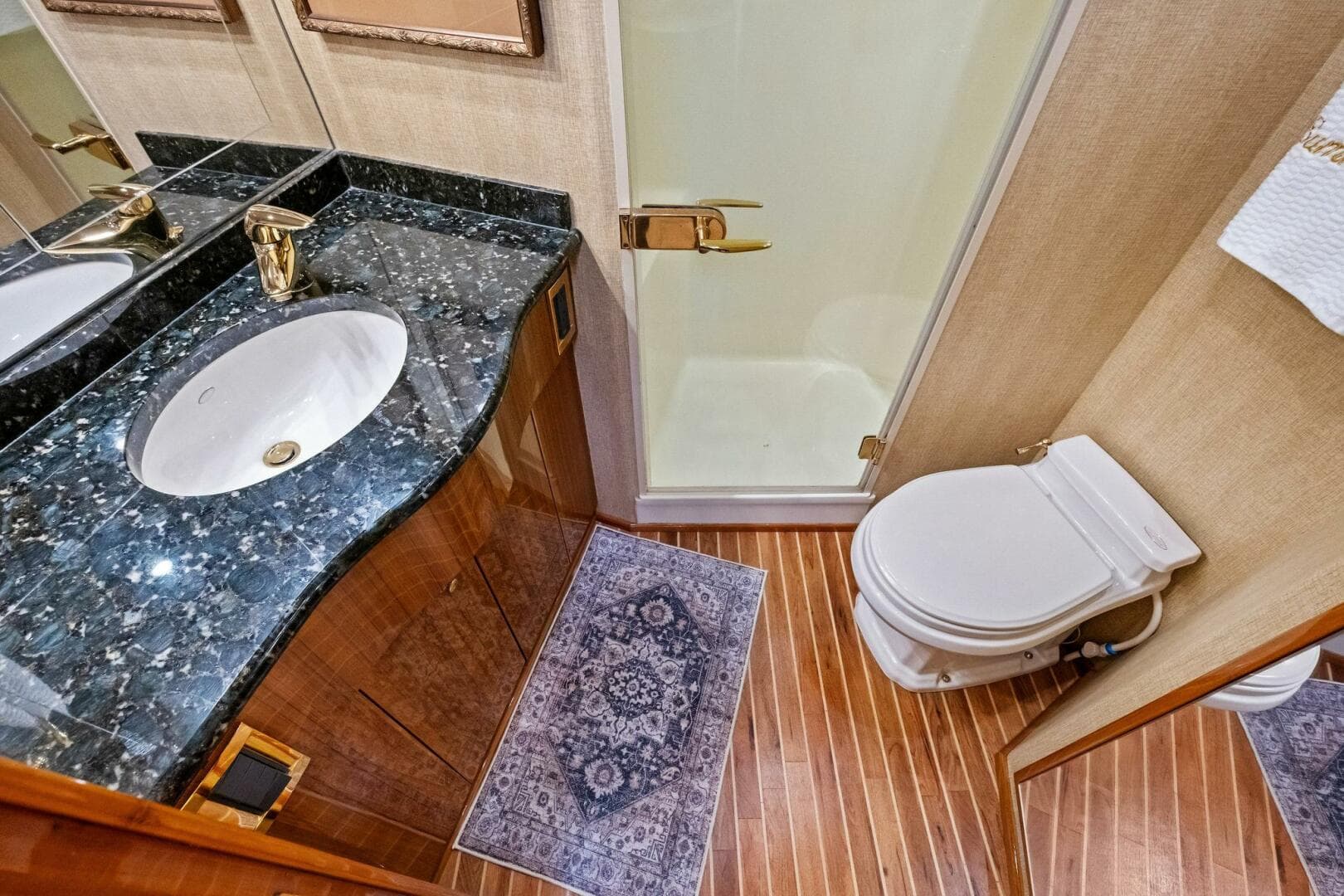 2006 Viking 56 Convertible — photo 20