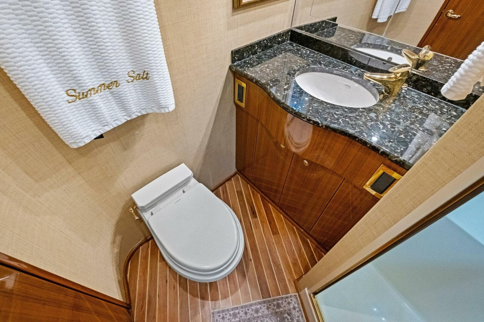 2006 Viking 56 Convertible — photo 26