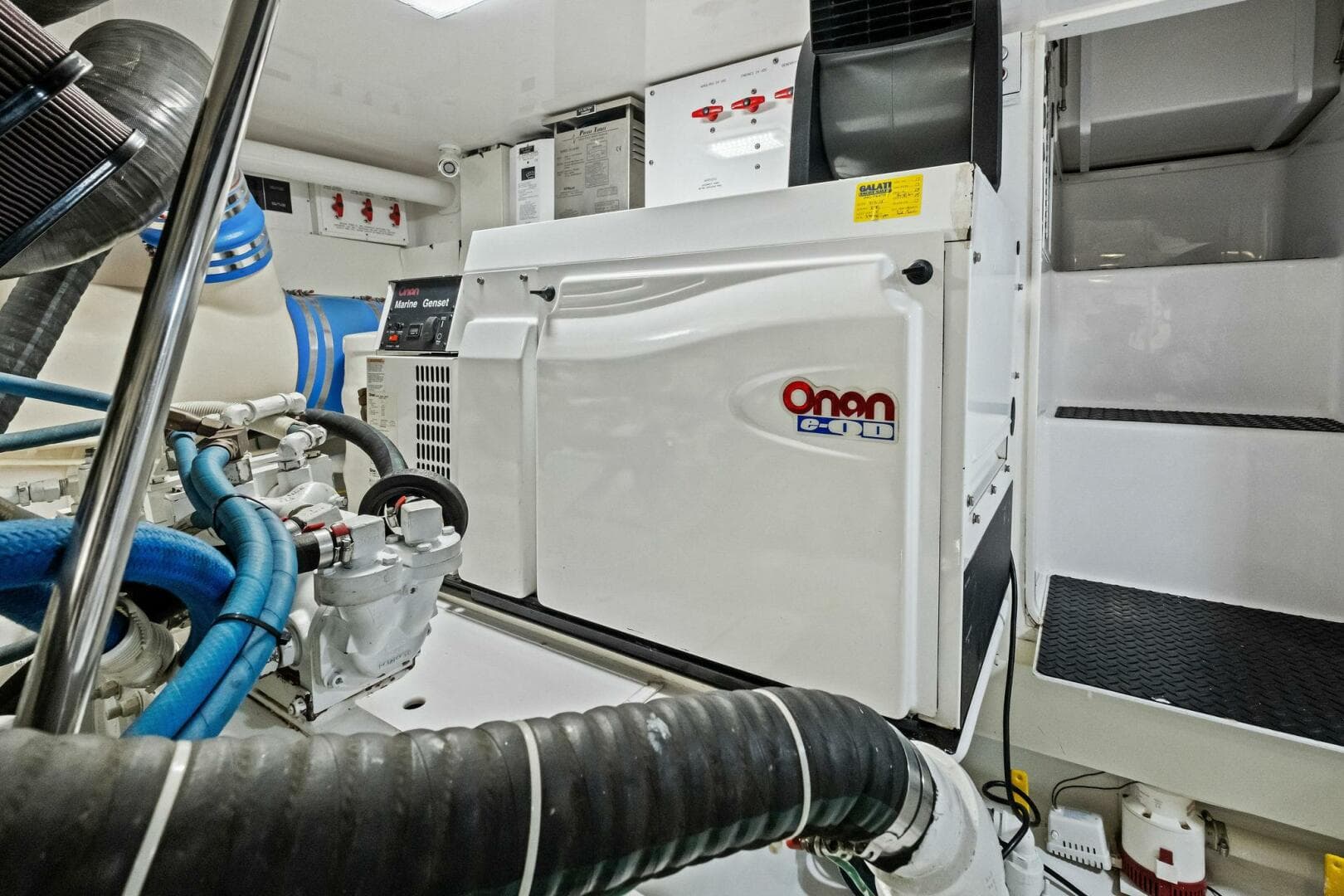 2006 Viking 56 Convertible — photo 61