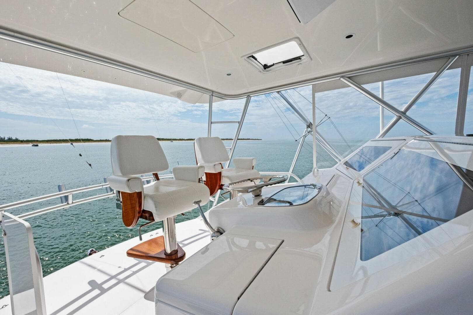 2006 Viking 56 Convertible — photo 2