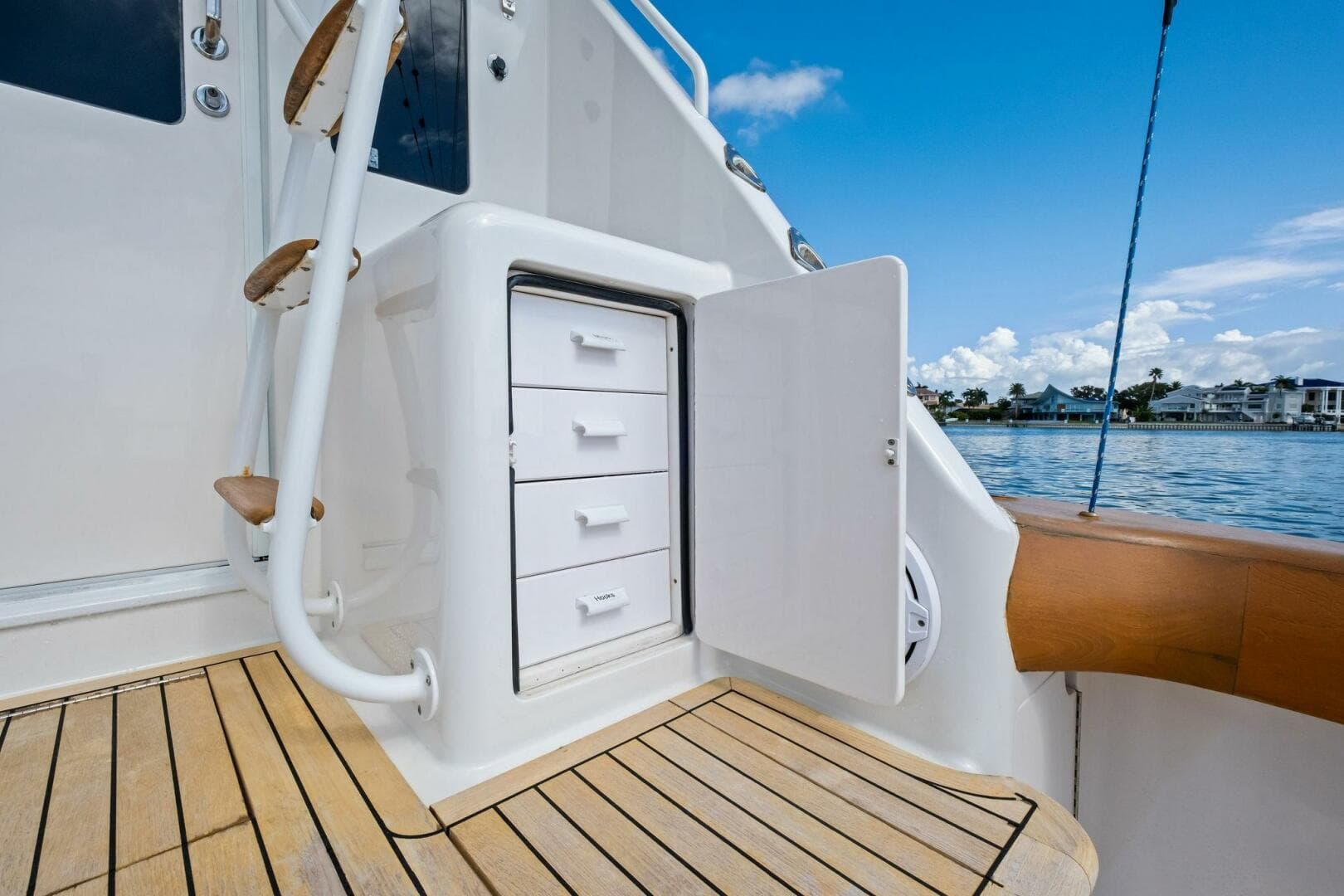 2006 Viking 56 Convertible — photo 40