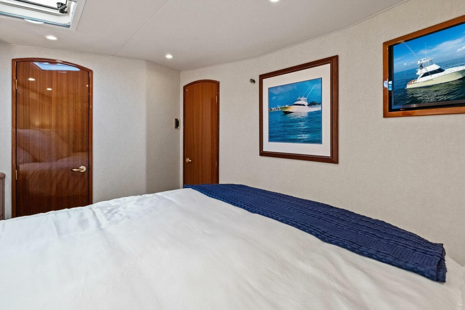 2006 Viking 56 Convertible — photo 19