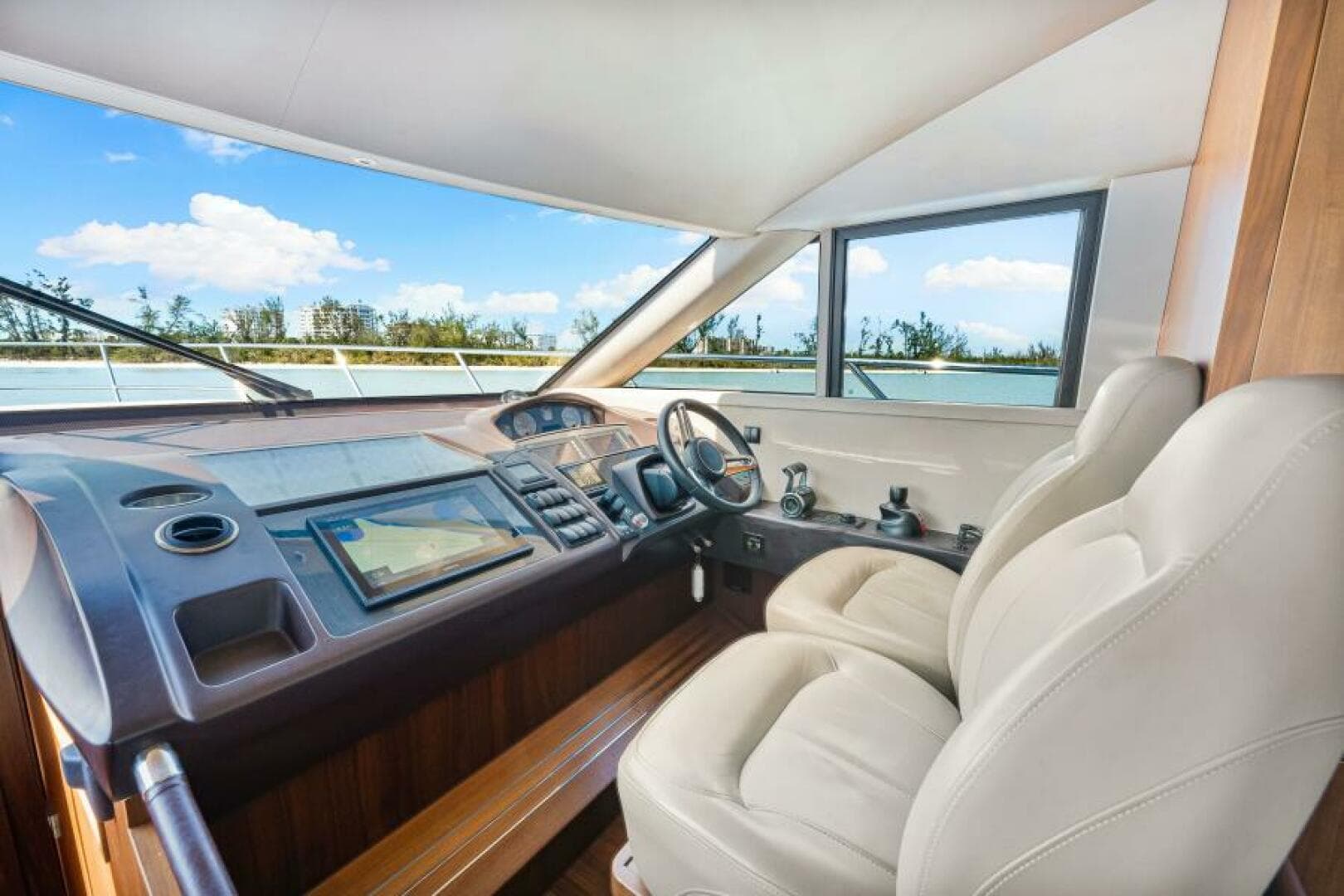 2017 Princess 56 — photo 66