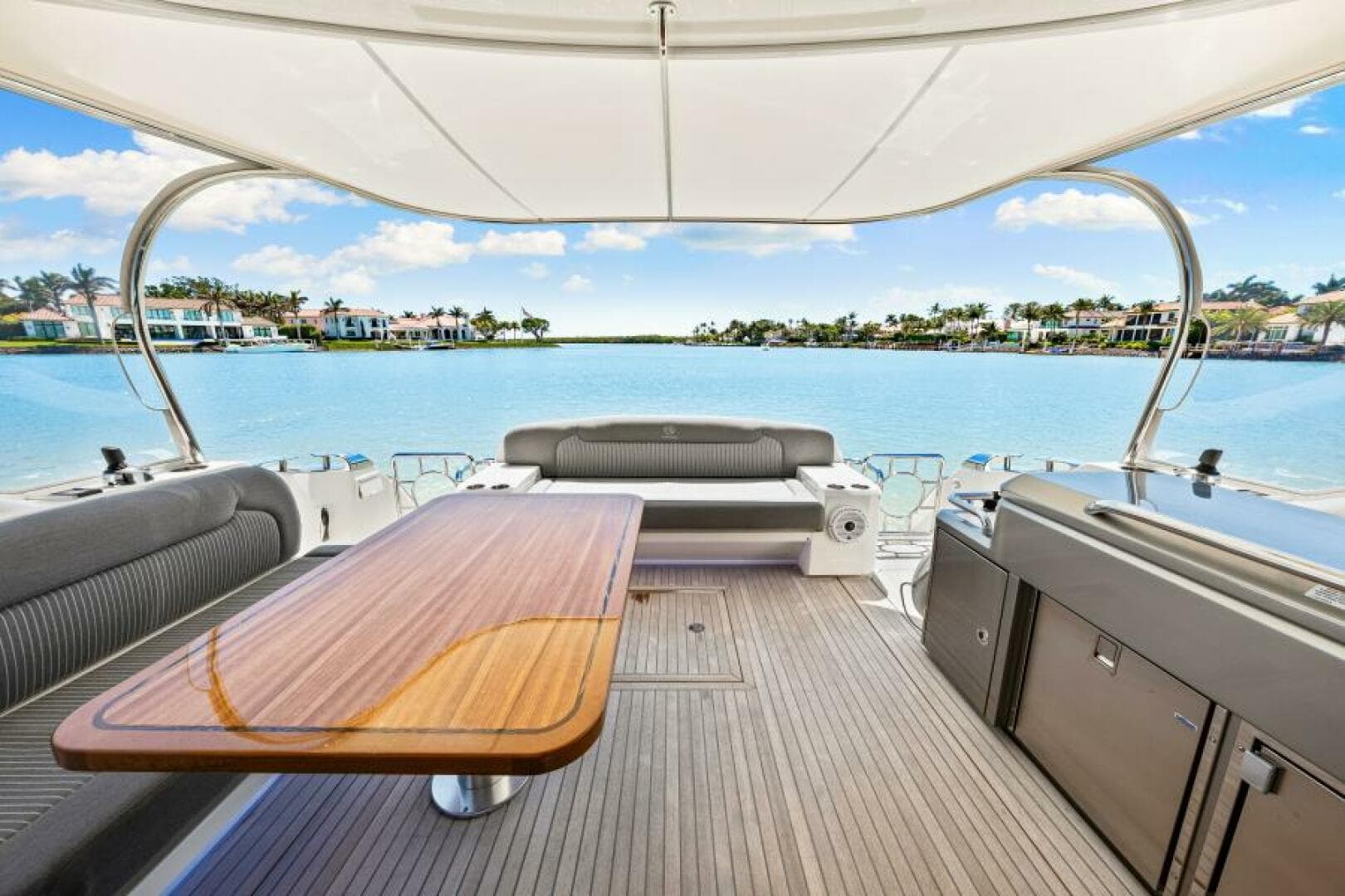 2022 Riviera 5400 Sport Yacht Platinum Edition — photo 45