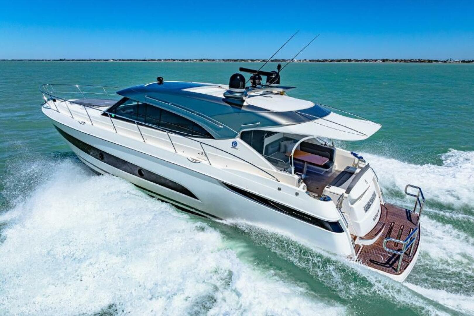 2022 Riviera 5400 Sport Yacht Platinum Edition — photo 26