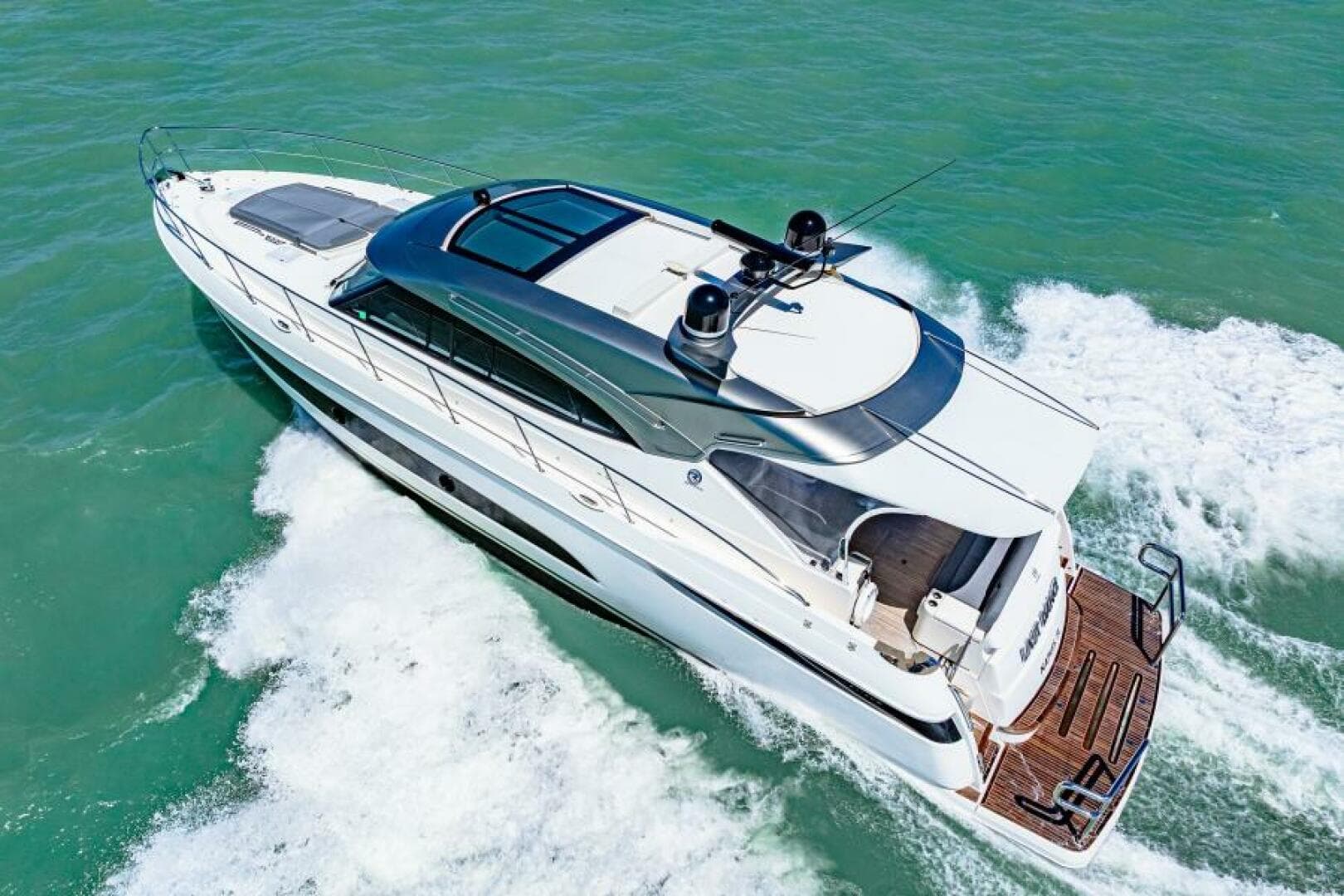 2022 Riviera 5400 Sport Yacht Platinum Edition — photo 28