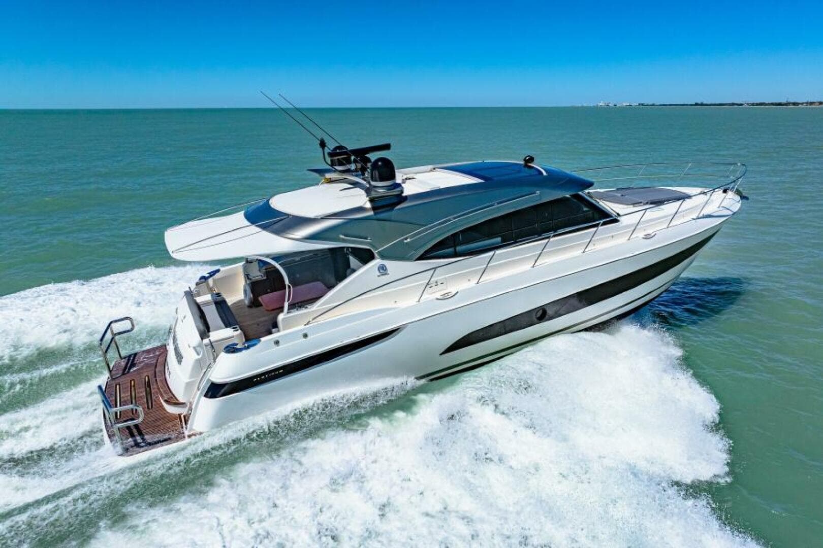 2022 Riviera 5400 Sport Yacht Platinum Edition — photo 36