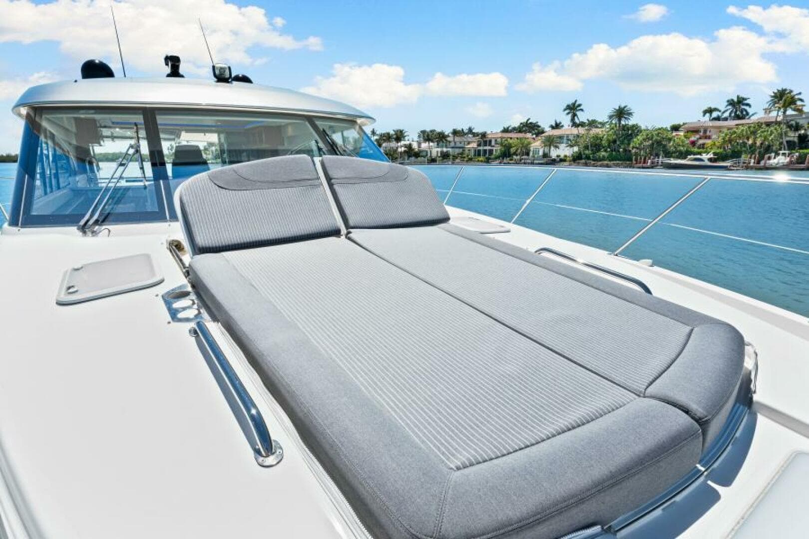 2022 Riviera 5400 Sport Yacht Platinum Edition — photo 54