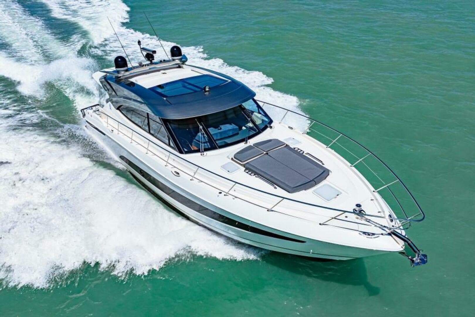2022 Riviera 5400 Sport Yacht Platinum Edition — photo 23