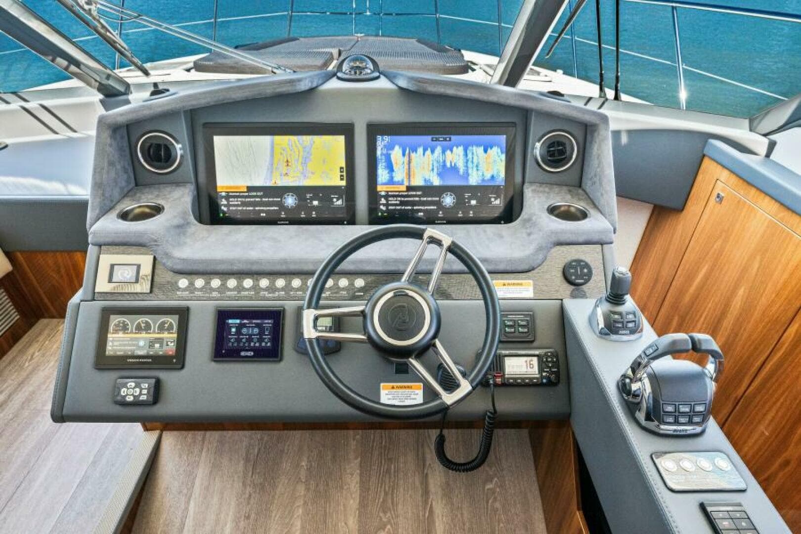 2022 Riviera 5400 Sport Yacht Platinum Edition — photo 69