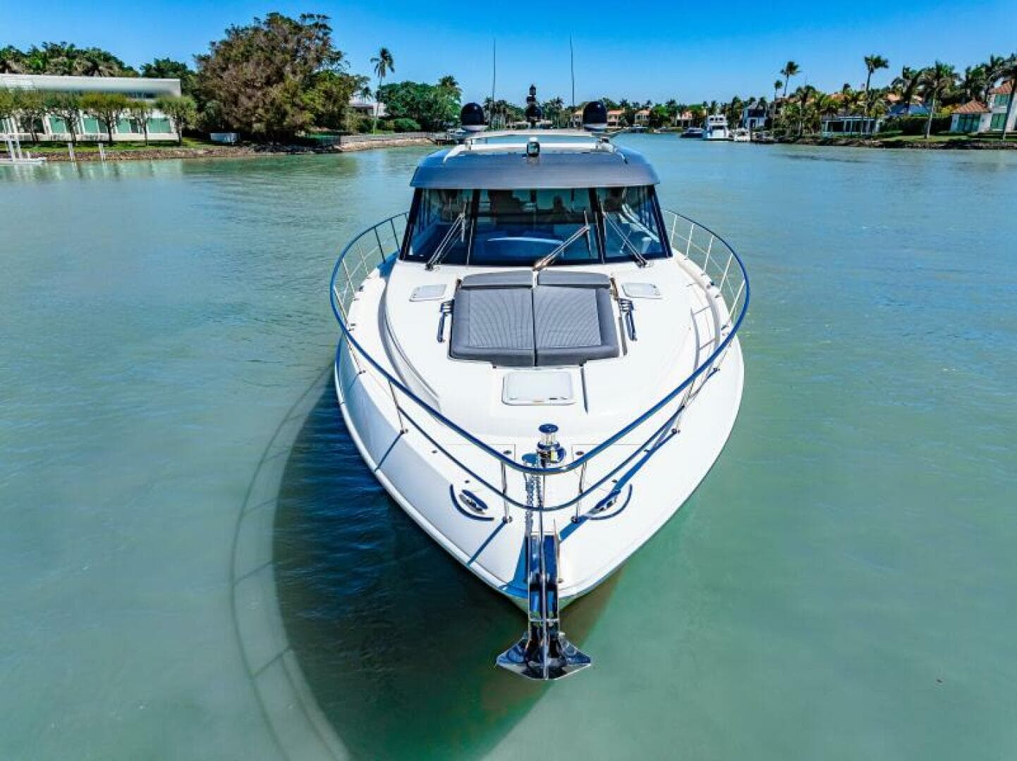 2022 Riviera 5400 Sport Yacht Platinum Edition — photo 9