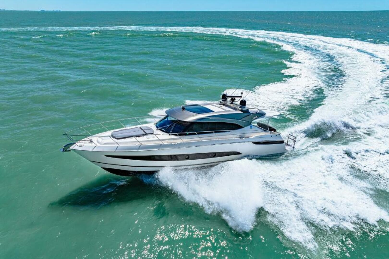 2022 Riviera 5400 Sport Yacht Platinum Edition — photo 20