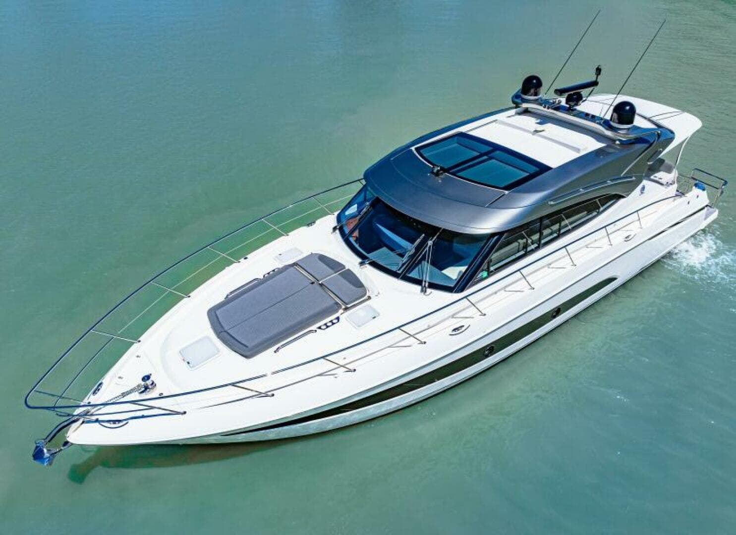 2022 Riviera 5400 Sport Yacht Platinum Edition — photo 5