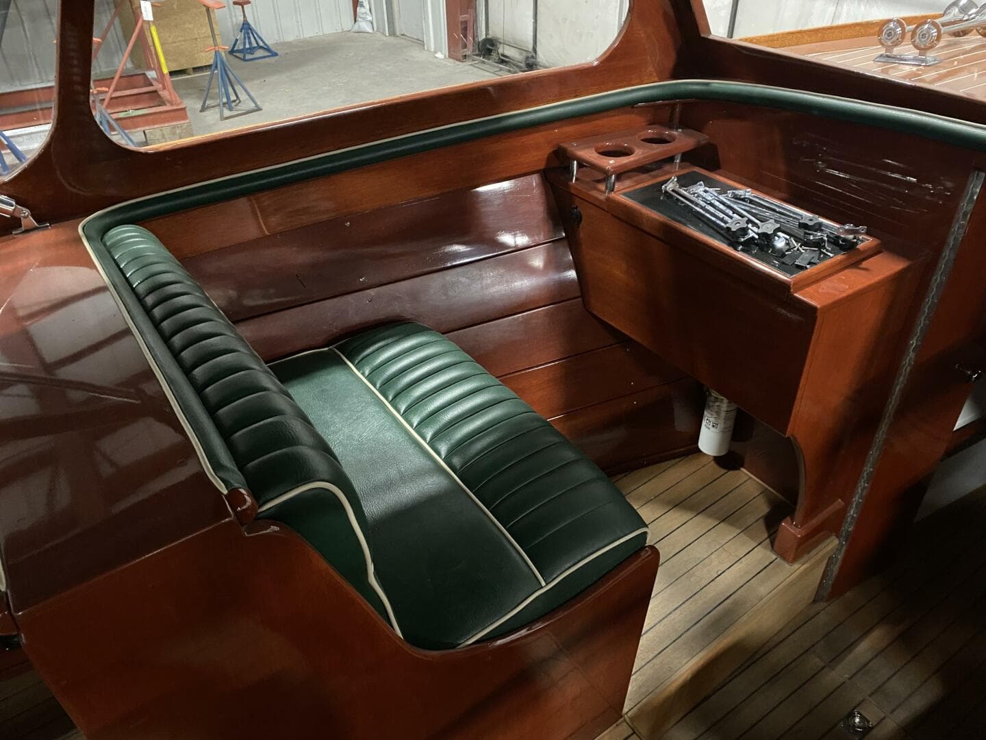 2010 Grand Craft 30 Rs Anniversary Edition — photo 22