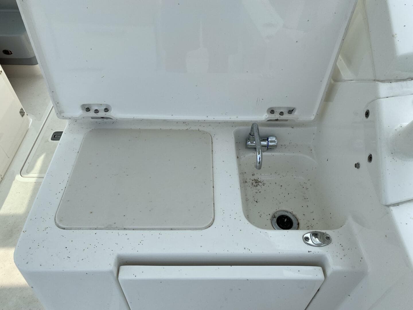 2021 Pursuit 266 Dual Console — photo 42