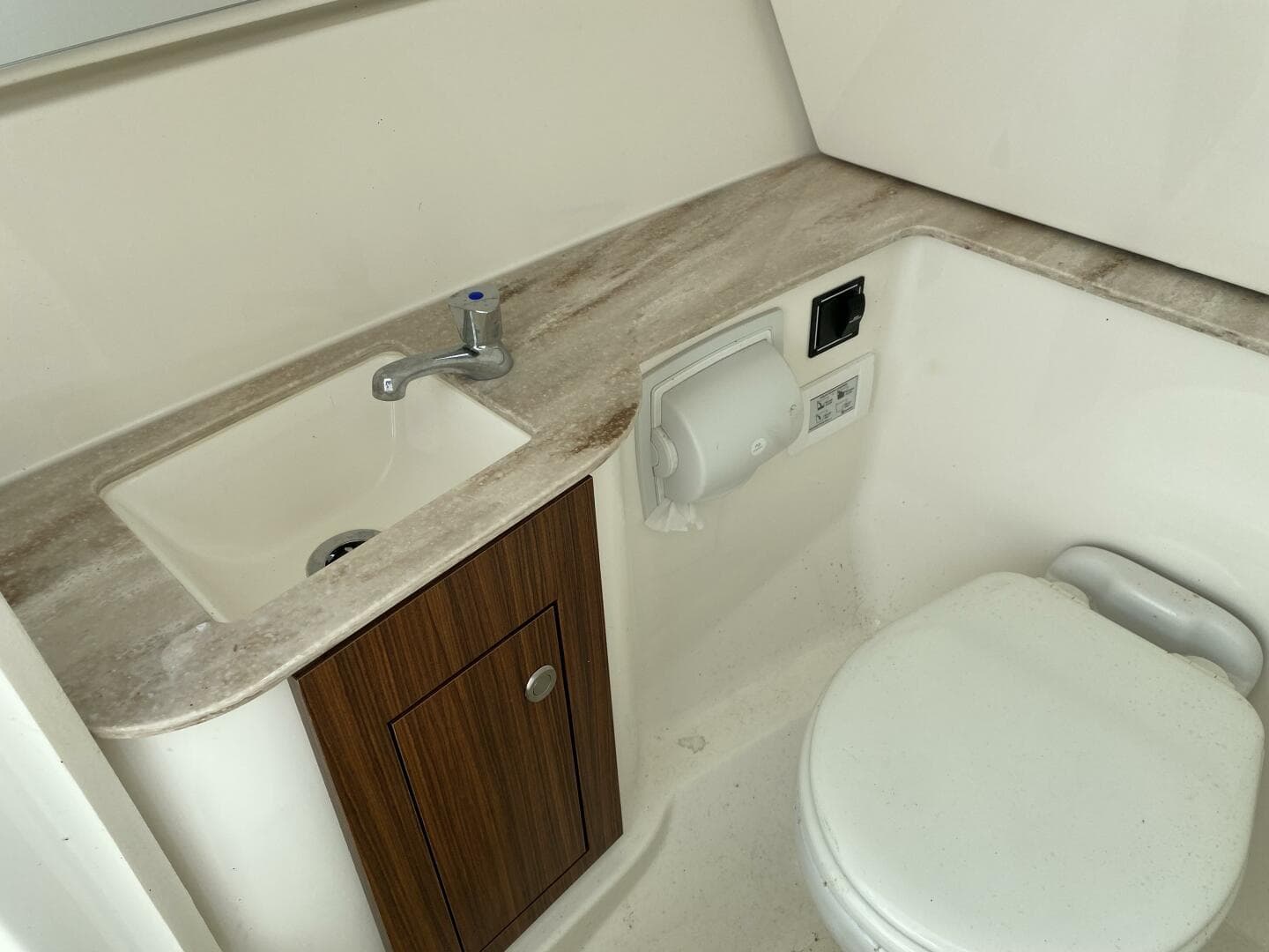 2021 Pursuit 266 Dual Console — photo 30
