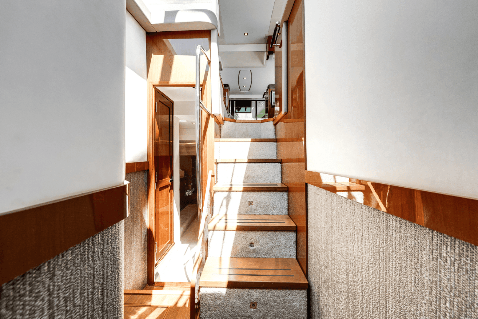 2017 Sea Ray 510 Fly — photo 24