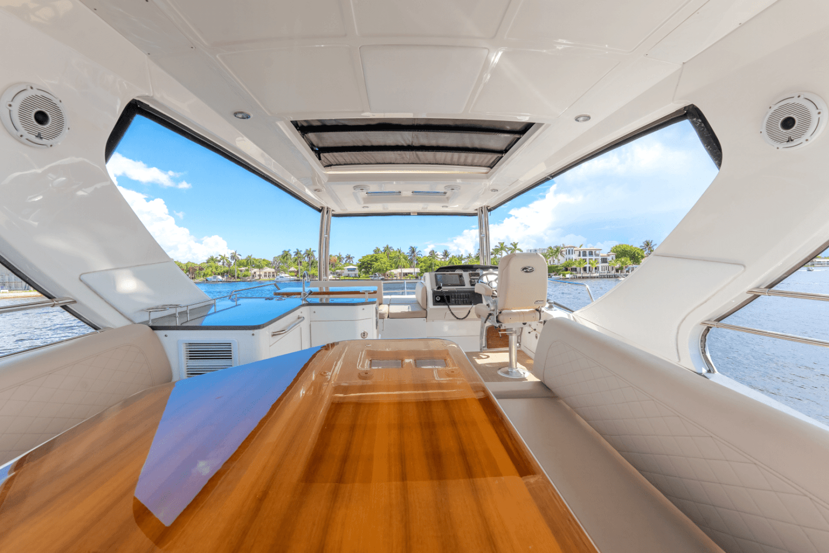 2017 Sea Ray 510 Fly — photo 38