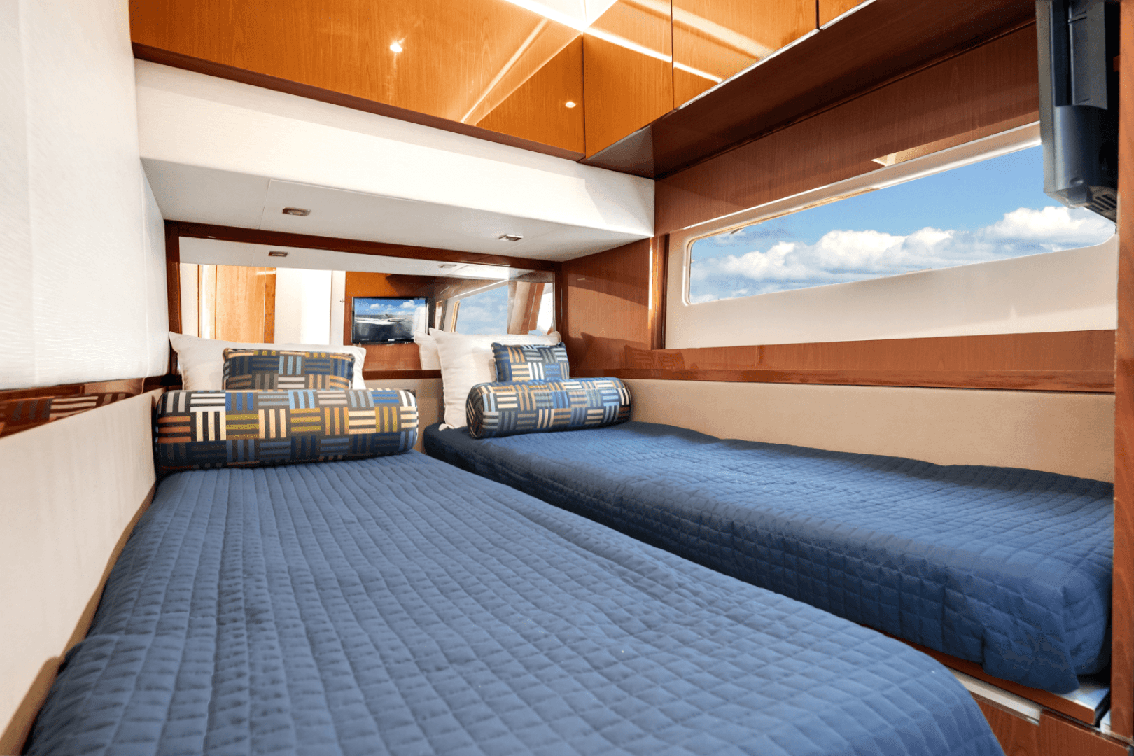 2017 Sea Ray 510 Fly — photo 15