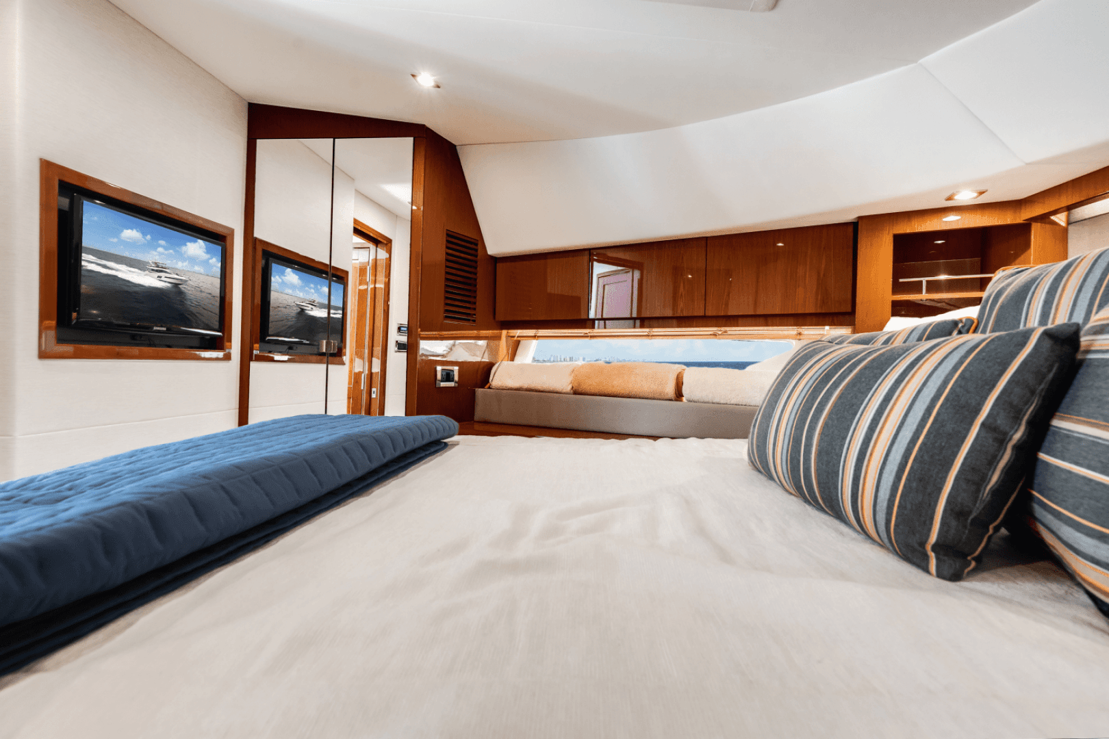 2017 Sea Ray 510 Fly — photo 13