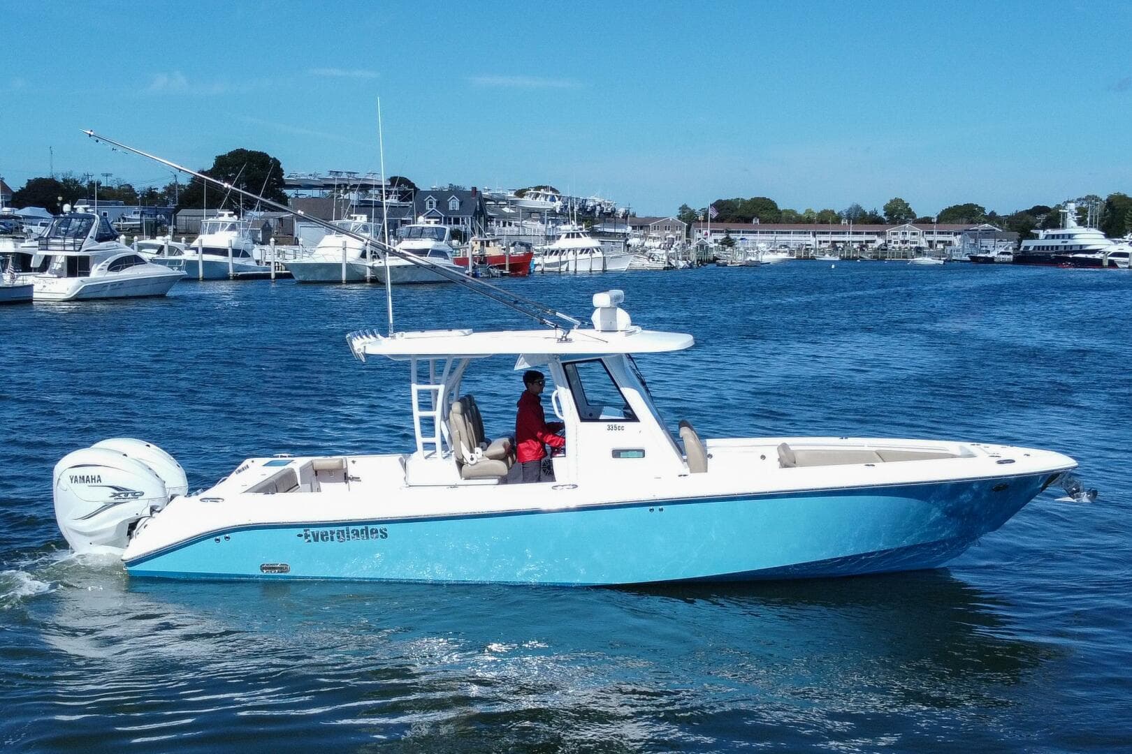 2023 Everglades 335 CC — photo 2