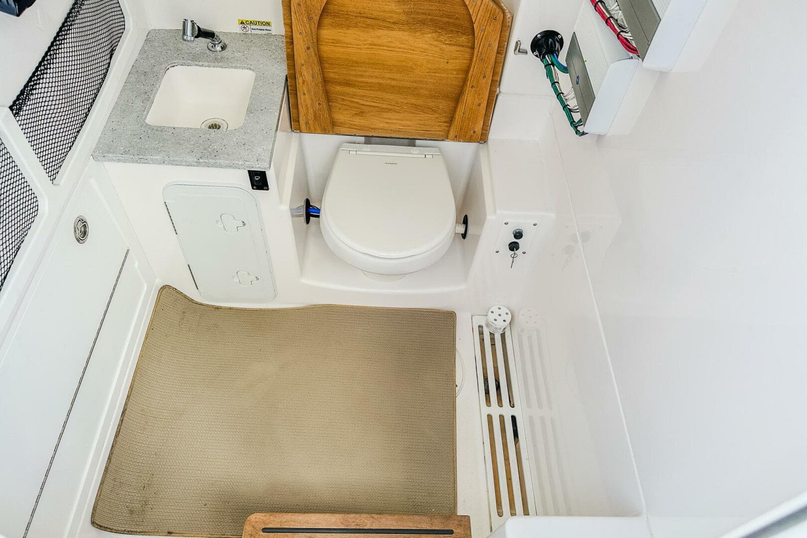 2023 Everglades 335 CC — photo 40