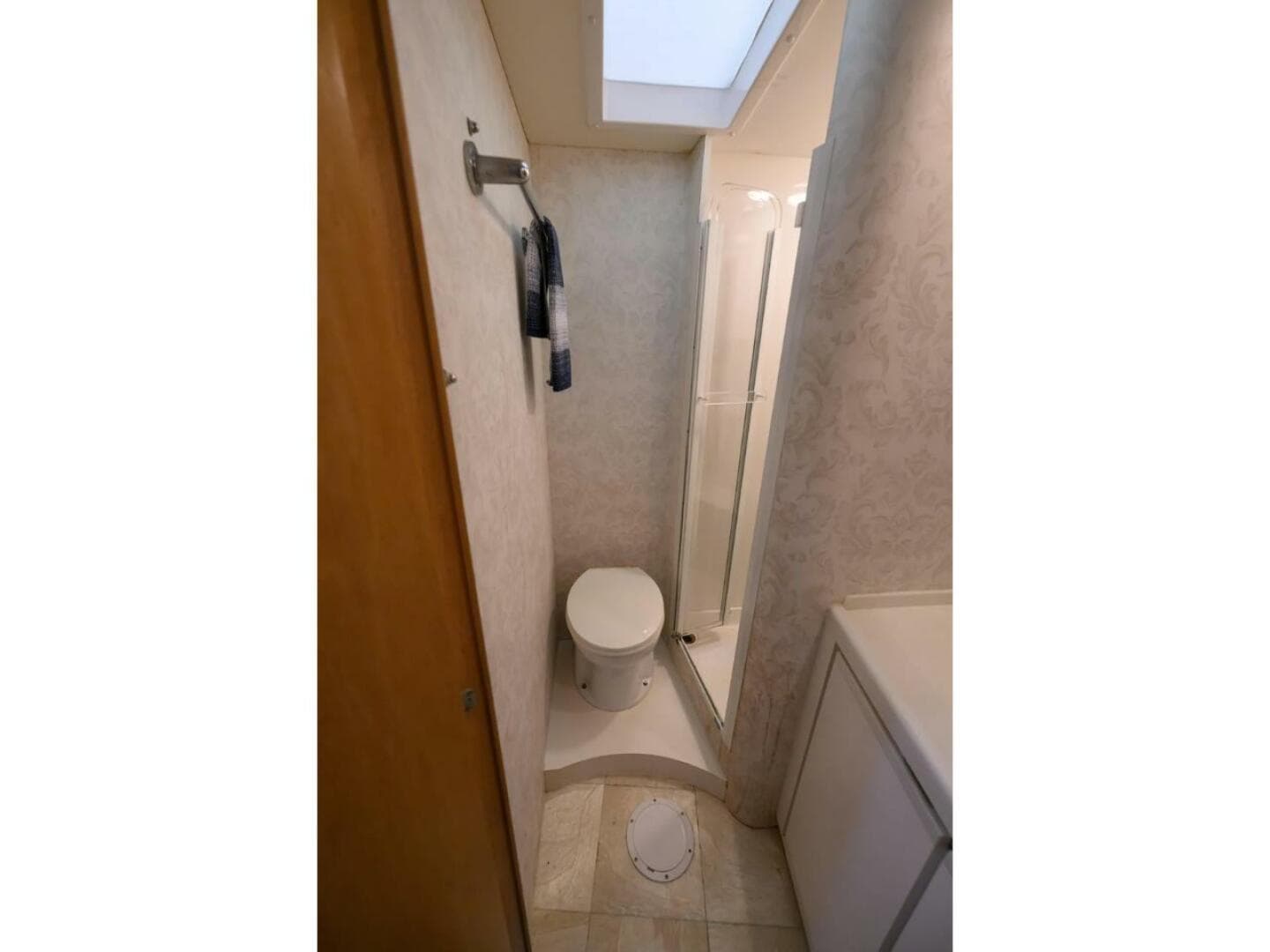 1998 Bertram 36 Moppie — photo 20