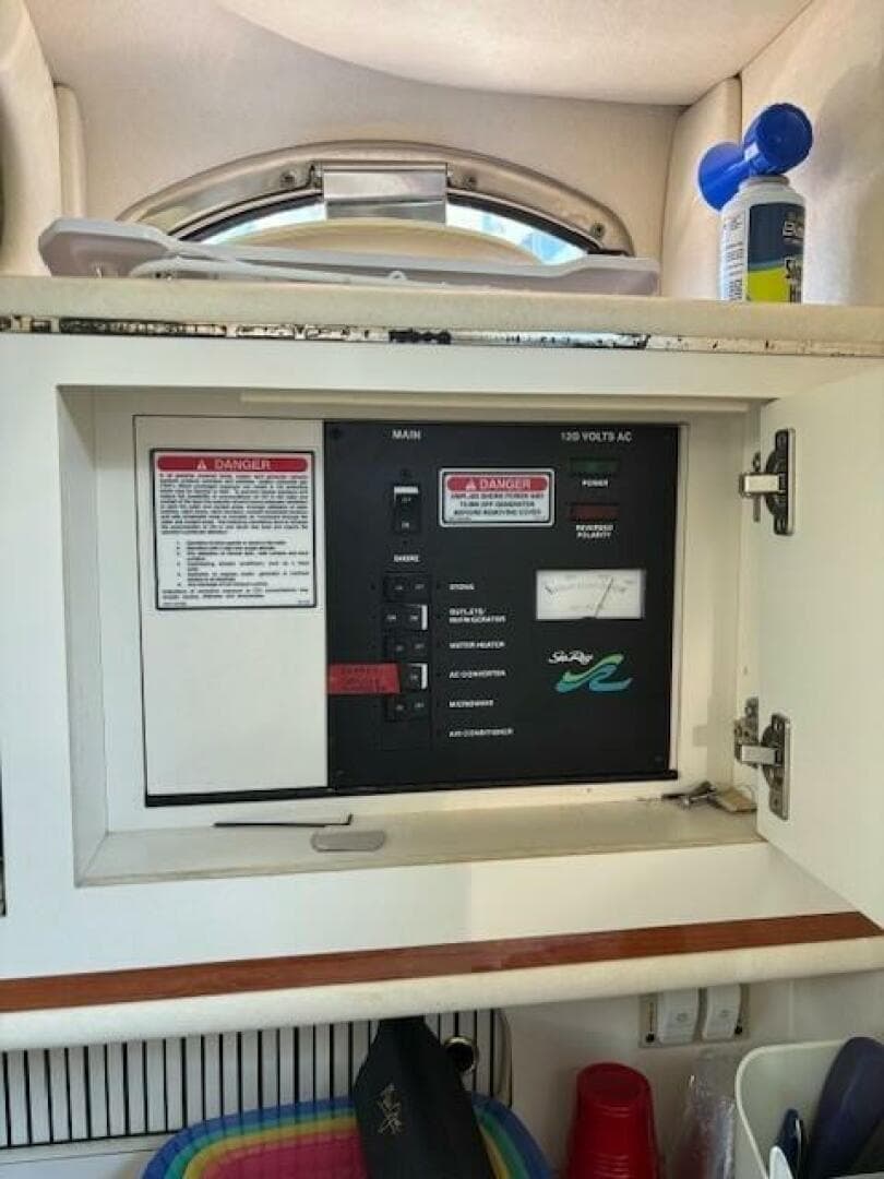 2000 Sea Ray 270 Sundancer — photo 6