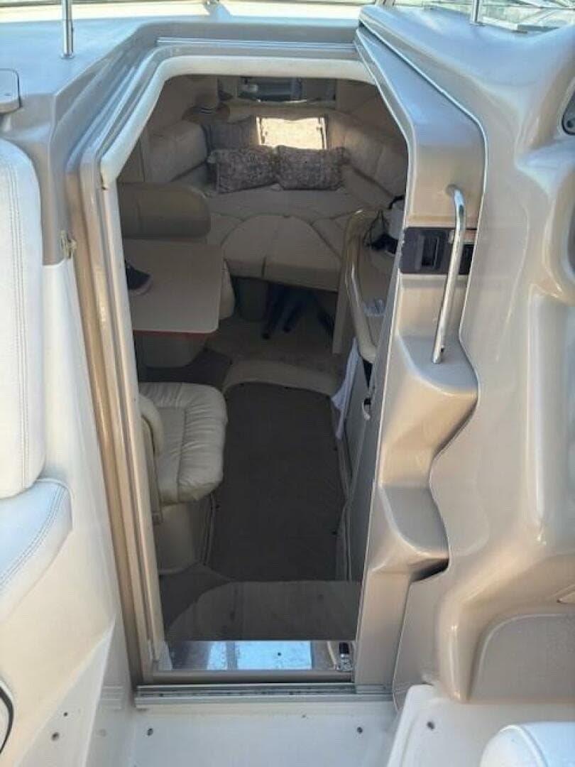 2000 Sea Ray 270 Sundancer — photo 11