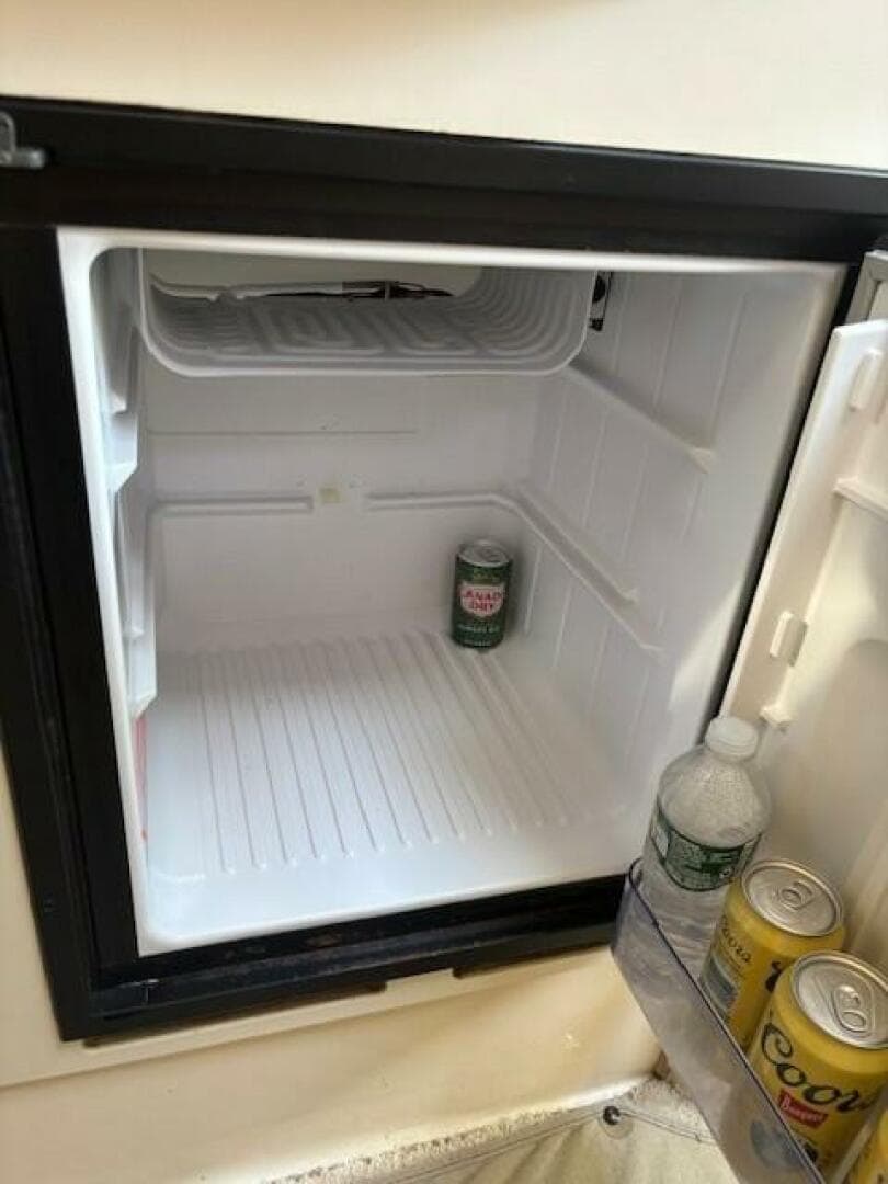 2000 Sea Ray 270 Sundancer — photo 10