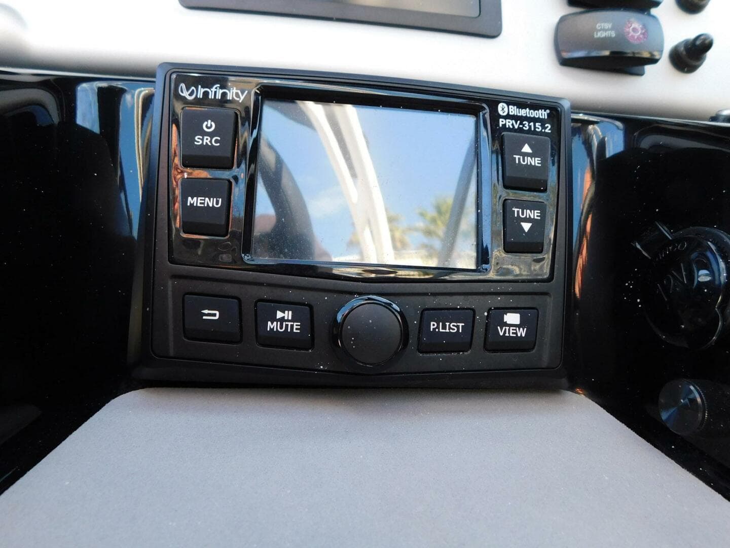 2021 Yamaha Boats Ar 210 — photo 6