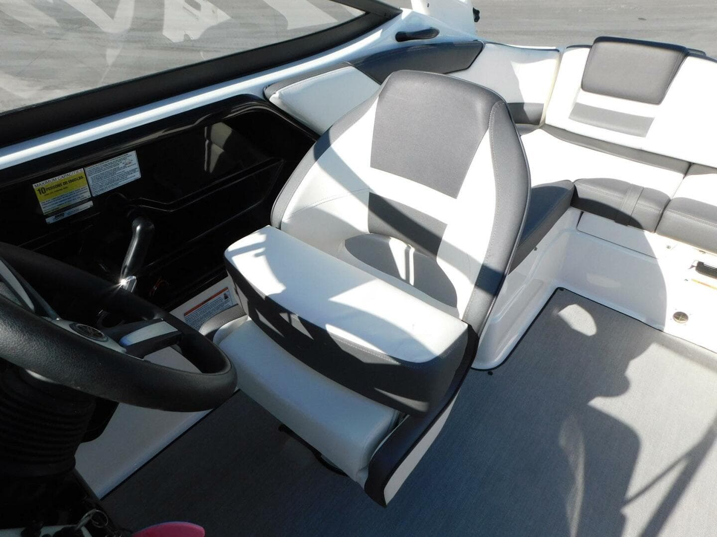 2021 Yamaha Boats Ar 210 — photo 5