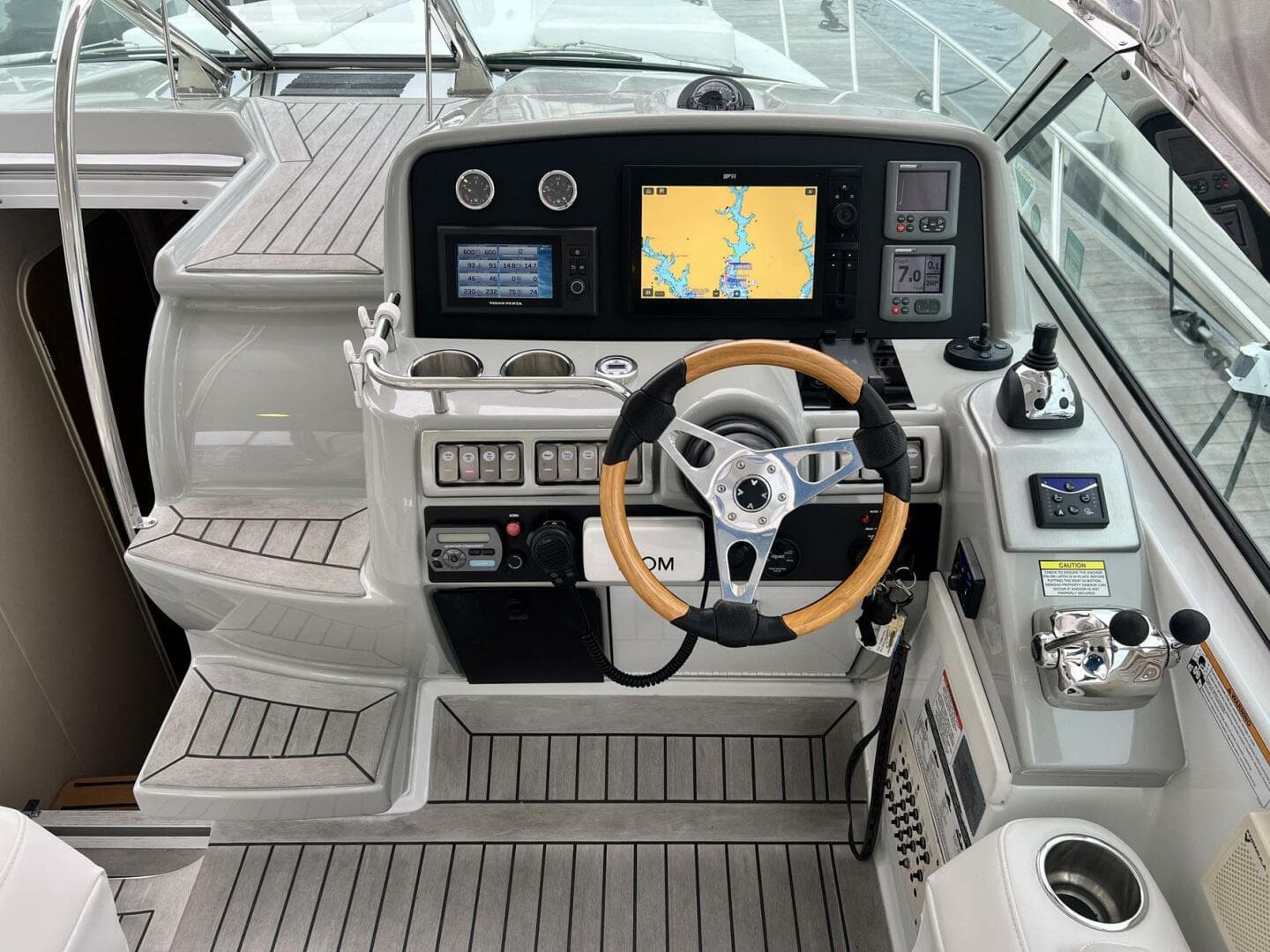 2011 Formula 37 Pc — photo 10