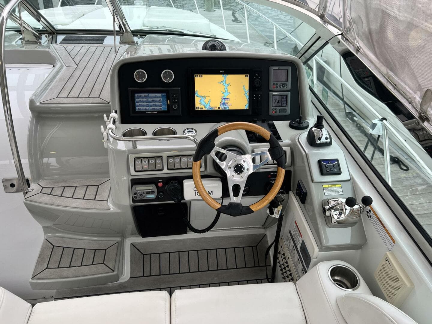 2011 Formula 37 Pc — photo 8