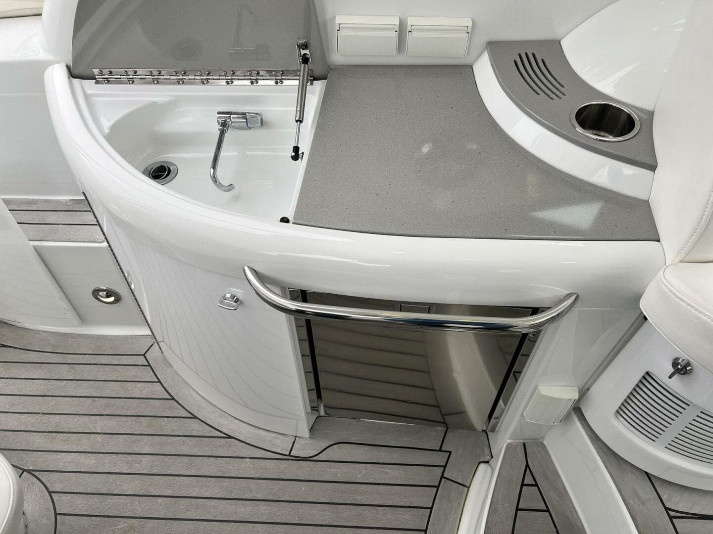 2011 Formula 37 Pc — photo 15