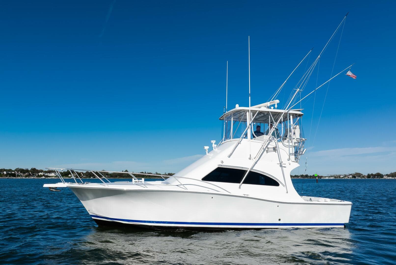 2007 Luhrs 36 Convertible — photo 20