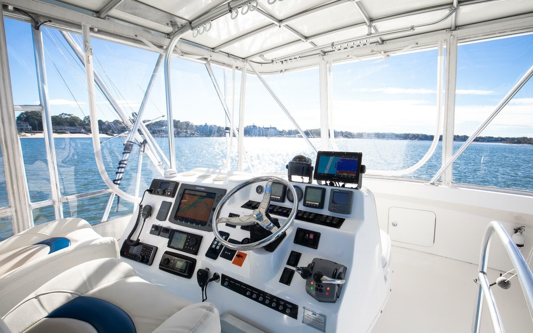 2007 Luhrs 36 Convertible — photo 5