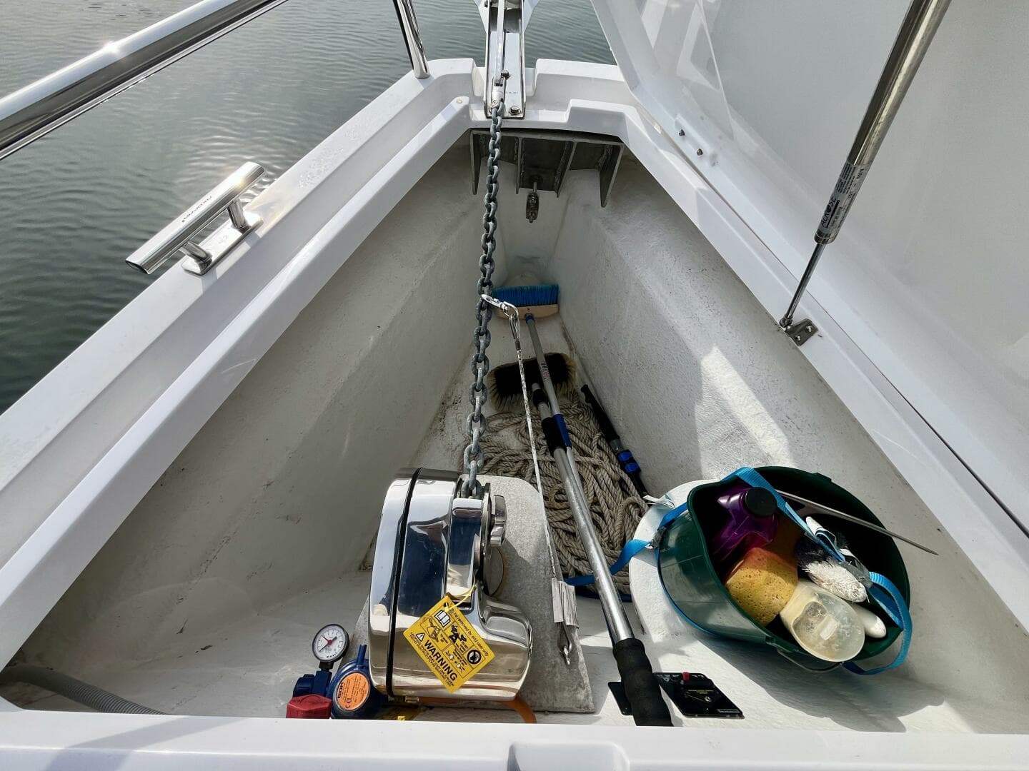 2018 Axopar 37 Sport Cabin R — photo 37