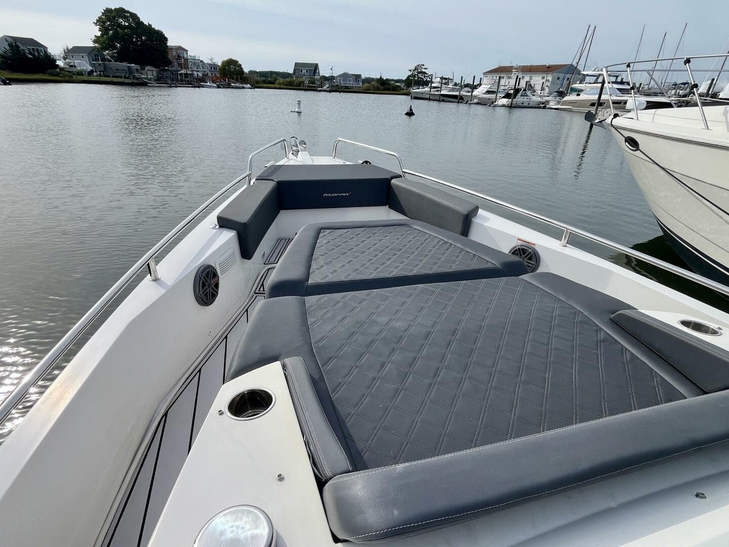 2018 Axopar 37 Sport Cabin R — photo 10