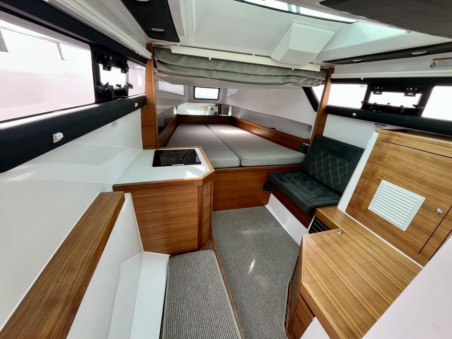 2018 Axopar 37 Sport Cabin R — photo 25